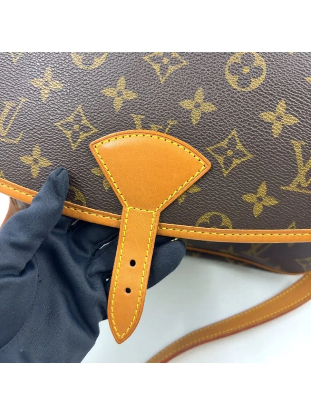 Louis Vuitton Sologne Monogram Leather Brown Shoulder Bag Gold - Picture 7 of 15